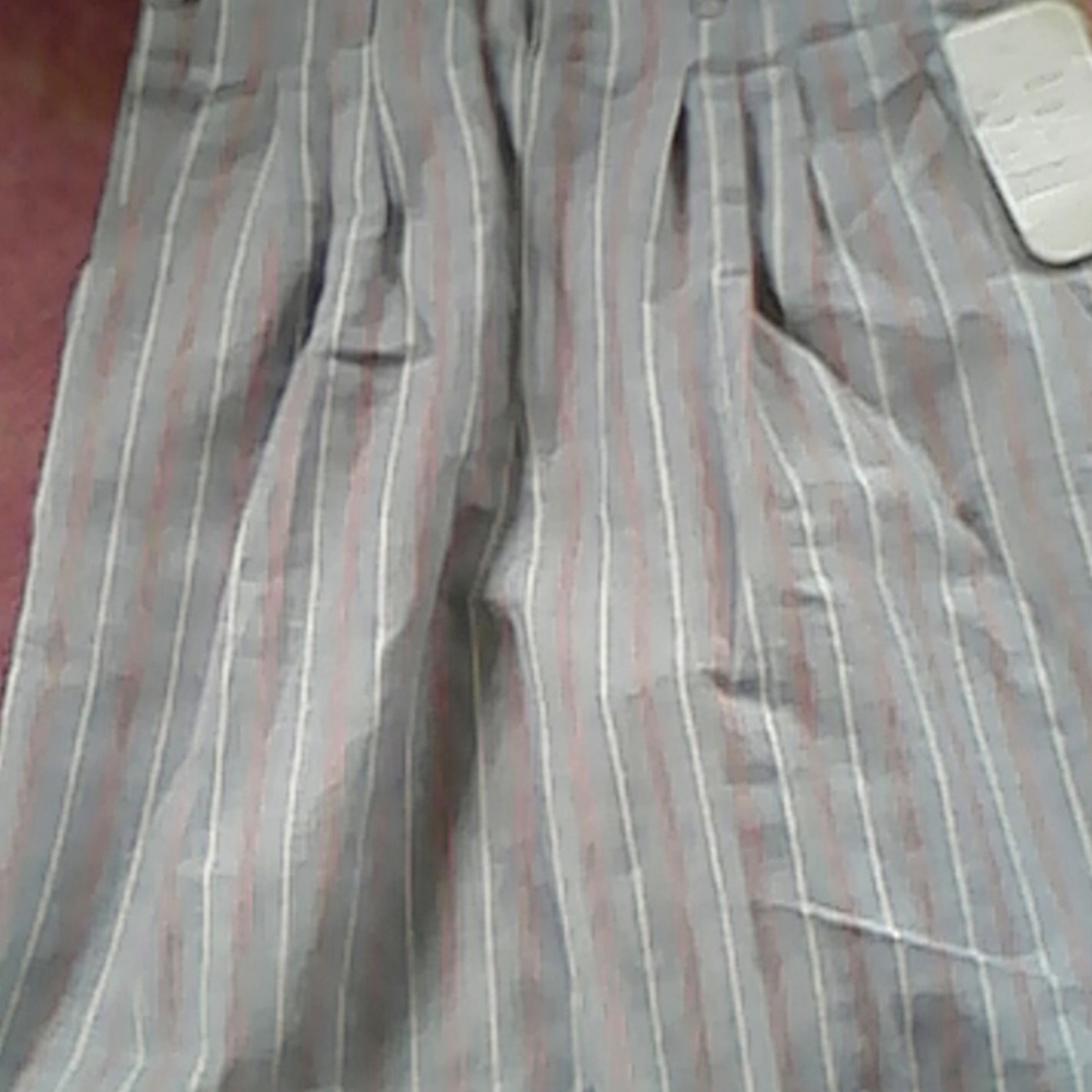 New Avenue Short's New - Picture 2 of 8